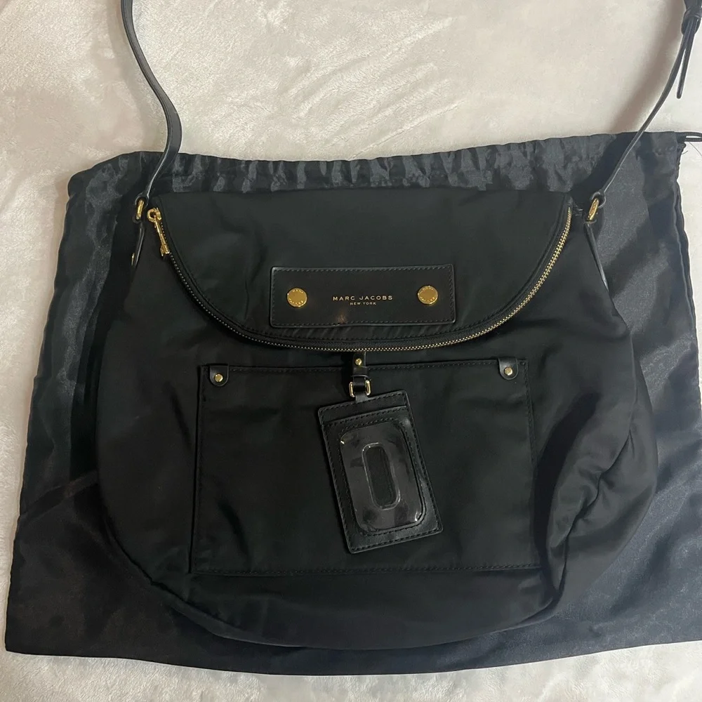Marc Jacobs Black Shoulder Bag with Gold Accents - Picture 2 of 5